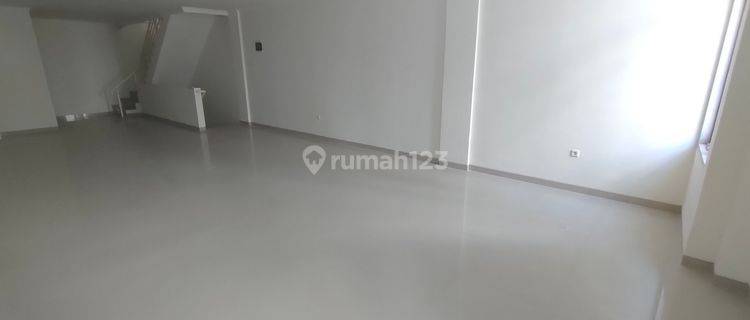 Ruko di sudirman Sudah Renovasi 3 lantai 1