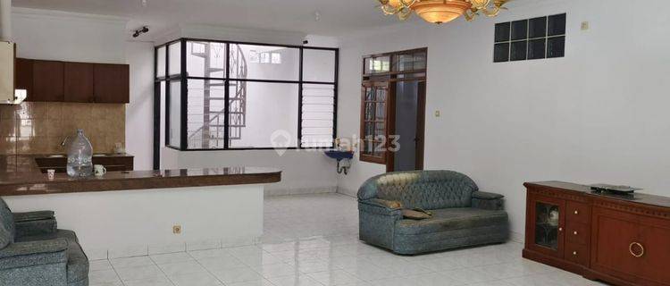 Jual Cepat! Rumah Taman Holis 2 Lantai  1