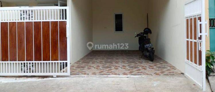 Dijual rumah di Kemanggisan hilir gilisamping dkt gereja Karmel jakarta barat SHM 1