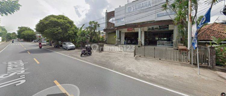 Quick sale of 3-storey commercial building in Singaraja 1