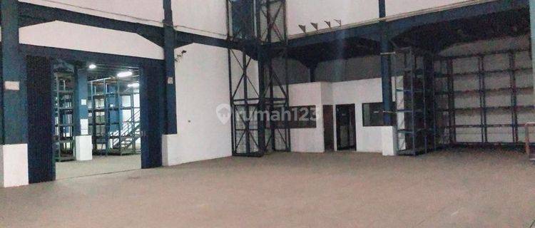 Disewakan Kantor dan Gudang Sunter Muara 4 lantai 1