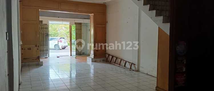 For Rent Fast Ready-to-Use Shop House 2.5 Floors Facing Main Road Modernland 1