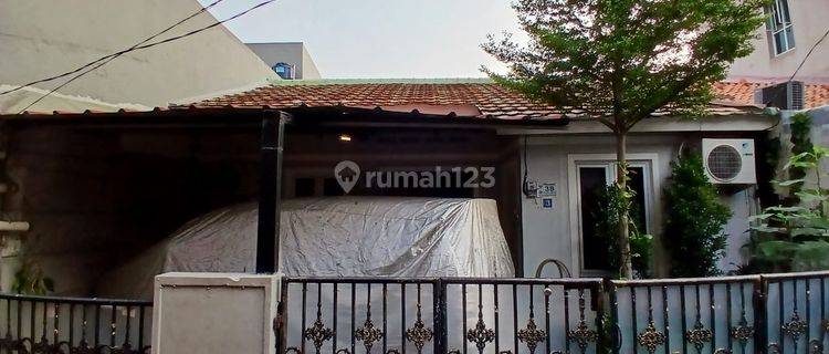 Rumah Bagus Strategis Jakarta Barat Tengah Kota Rumah Bagus Furnished SHM - Sertifikat Hak Milik di Kemanggisan Raya, Kemanggisan 1