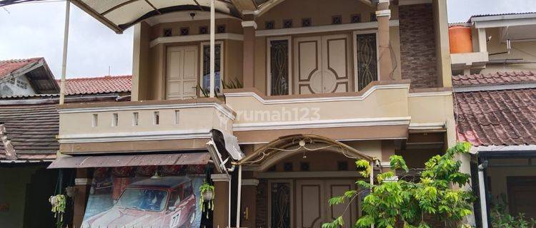 Rumah Bangunan Kokoh Ada 2 Lantai Dan 4 Kamar Tidur di Antapani 1