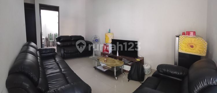 Minimalist House with One Gate System in the Secure Complex of Grand Sharon Residence 1