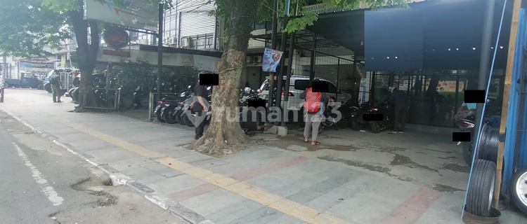 Main Road Shop House Suitable for Cafe in Suniaraja 1