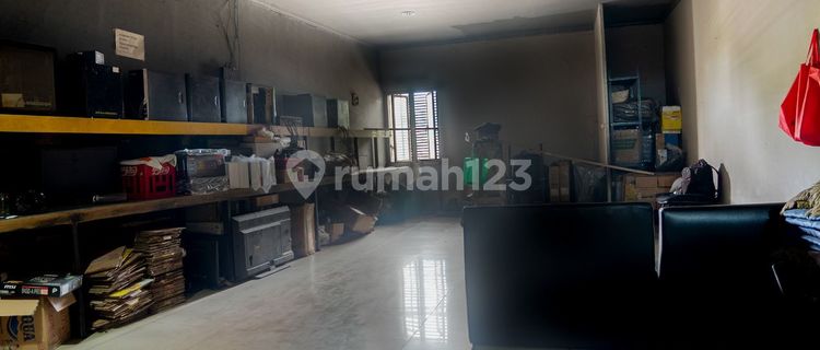 Shop house on Mainroad Mohamad Toha 1
