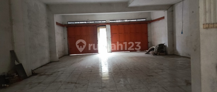 Good 3-Story Shophouse with SHM Certificate in Sudirman Andir Jamika Bandung 1