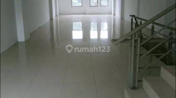 Sewa Rumah 3 Lantai Bagus di mainroad Pasirkaliki Bandung 1