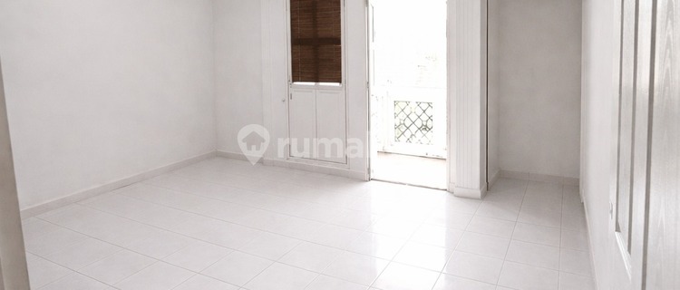 Sell Fast Strategic Shop House in Singgasana Pradana Bandung 1