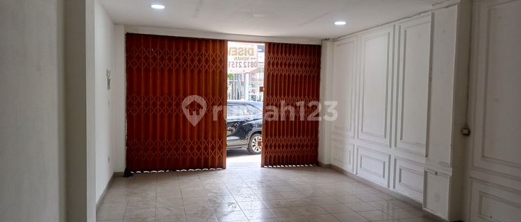 Ready-to-Use Strategic Shop House on Cimindi Main Road, Bandung 1