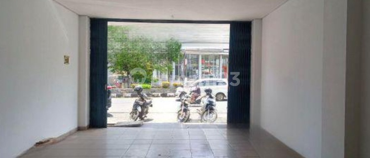 Strategic Main Road Shop House for Rent in Cibabat, Bandung 1
