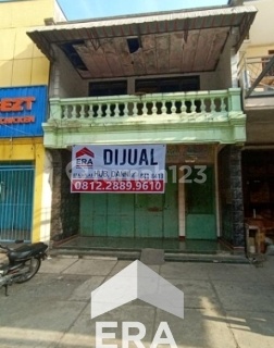 Strategically Located Shop House in Front of Mranggen Market 1