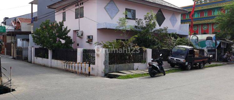 Rumah Hook 2 Lantai Jalan Besar Bisa 3 Mobil 1