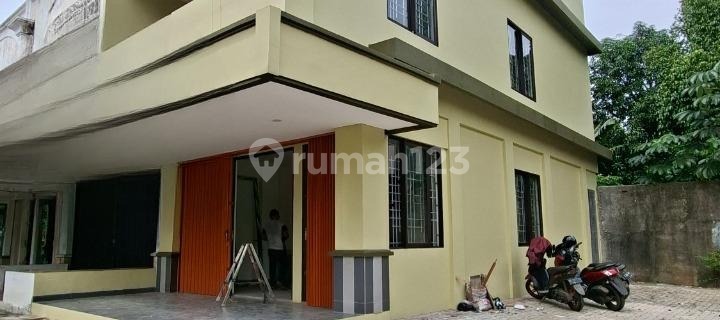For Rent Strategic Shop House Sakura Regency Bekasi 1