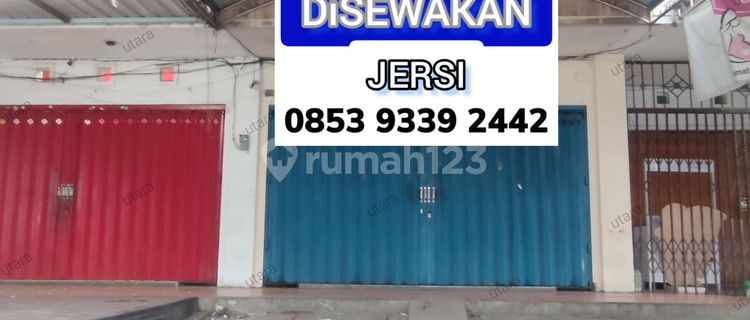 3-STORY SHOPHOUSE FOR RENT ON MAIN ROAD WITH HEAVY TRAFFIC, SAMARINDA CITY 3053 1