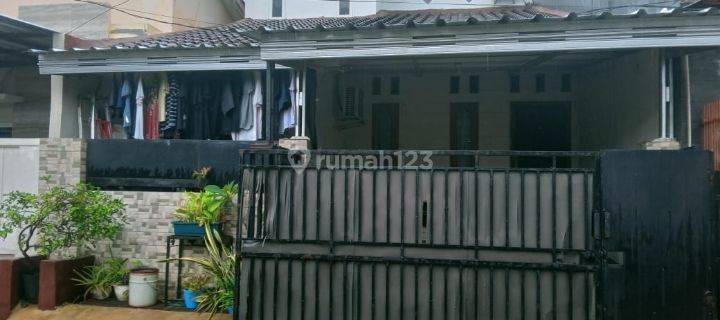 Disewakan Rumah Tingkat Kt 3 Di Harapan Indah Bekasi  1