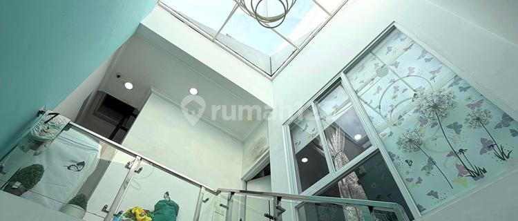 Dijual Cepat Rumah 2 Lt Bagus Siap Huni di Sunter Hijau 1