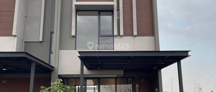 Rumah Attic Room Havena Briza Free Rooftop Terrace Summarecon Tangerang 1