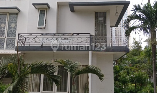 Dijual Rumah Kemayoran, Semi Furnish, Luas 10X20 Meter, Kode :18375 Js 1