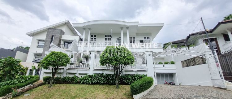 For Rent Classic white house  at Pondok Indah close to JIS gated community 1