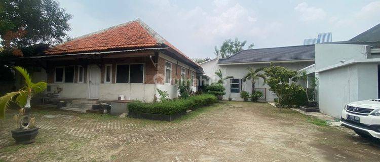 Rumah Luas Hitung Tanah Lokasi Strategis di Mampang, Jaksel 1