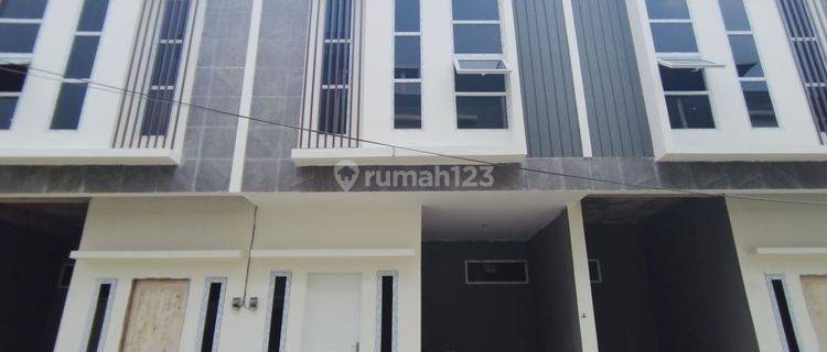 Dijual Villa Murah Bagus Jalan Bhayangkara 1