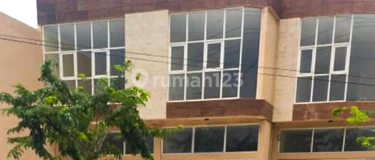 Krian Gress Ready-to-Use Shophouse in Sidorajo 1