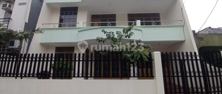 Rumah Besar Rapi 2 Lantai Di Pulo Asem, Rawamangun 1