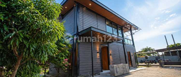Bangunan 2 Lantai Ex Resto Lokasi Strategis Parkir Luas di Kayuringin 1
