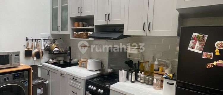 Rumah Furnish 2 Lantai Di Golden City Dekat Stasiun Bekasi 1