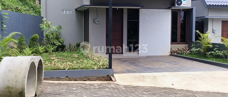 Sell Move-In Ready House Near Unnes Campus Gunungpati House 1
