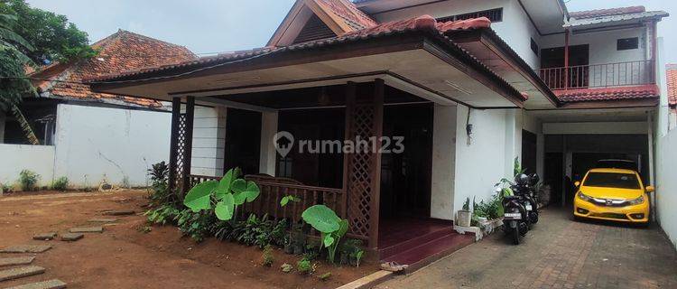 Rumah Clasik Luas Asri Murah di Matraman Utan Kayu Jakarta Timur 1