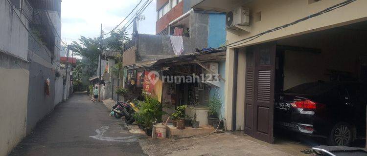 Rumah Bonus Kost 4 Kamar Full Isi di Senayan Kebayoran Lama Jakarta Sel 1