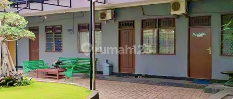 Rumah Clasik Luas Murah Asri di Kemanggisan Palmerah Jakarta Bar  1