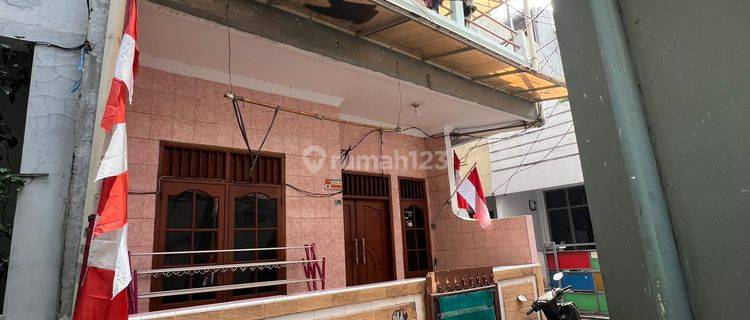 Dijual Kost 3 Lantai di Jakarta Barat 1