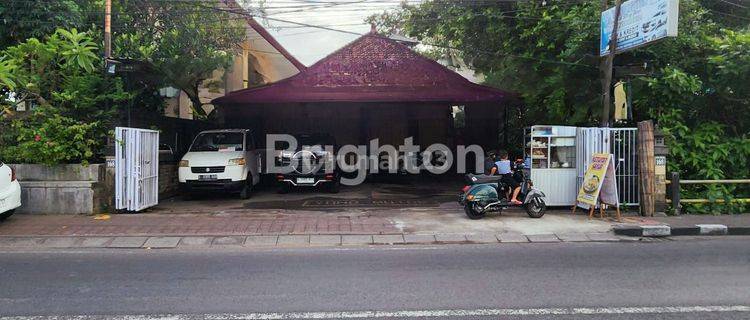 1-storey attached shophouse in a strategic location on the edge of the main road in the Dalung area 1