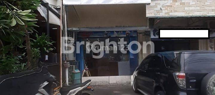 Ruko 3 lantai dipinggir jalan Raya lokasi strategi dilokasi komersial cocok untuk segala usaha maupun perkantoran diarea Denpasar barat  1