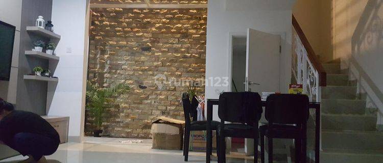 Rumah Bagus 2 Lantai Furnished di Karelia Village, Gading Serpong 1