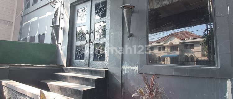Rumah di Area Bisnis Strategis Kebayoran Baru Jakarta Selatan 1