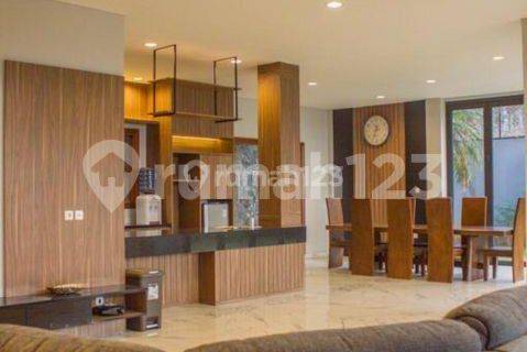 Rumah Furnished 2 Lantai di Mainroad Resor Dago Pakar, Bandung 1