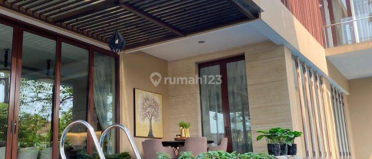 Rumah di Jl. Simprug Jakata Selatan 3 Lantai + swimming pool 1