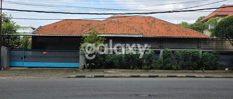 Elite Semarang area house. Flood-free, main road. 1