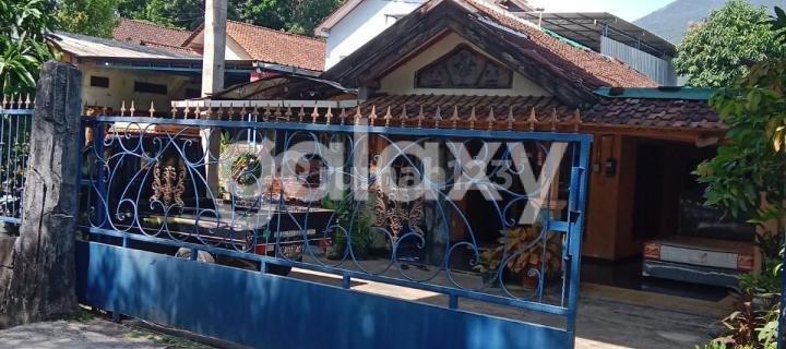 Dijual Rumah+Ruang Usaha di Jl Wisnu Wardana, Ungaran Barat 1