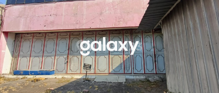 Business space on Jl Jend Sudirman, Semarang. A main road in Semarang city. 4 minutes to the airport. 12 minutes to the port. 1