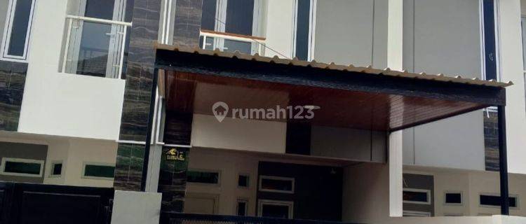 Rumah 3 lantai akses mobil lokasi strategis dekat apat green Ptamuka 1