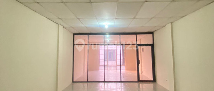 Jababeka 3-Storey Shop House Ready for Occupancy 1