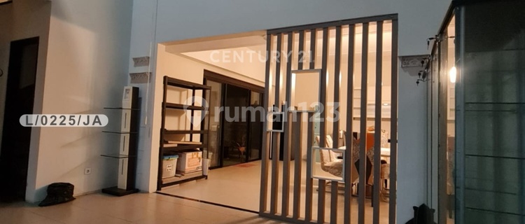 Rumah 2 Lantai Bagus SHM Siap Huni Di Kota Baru Parahyangan  1