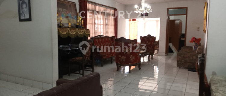 Dijual Rumah Lama Laswi Sayap Riau, Lokasi Strategis 1