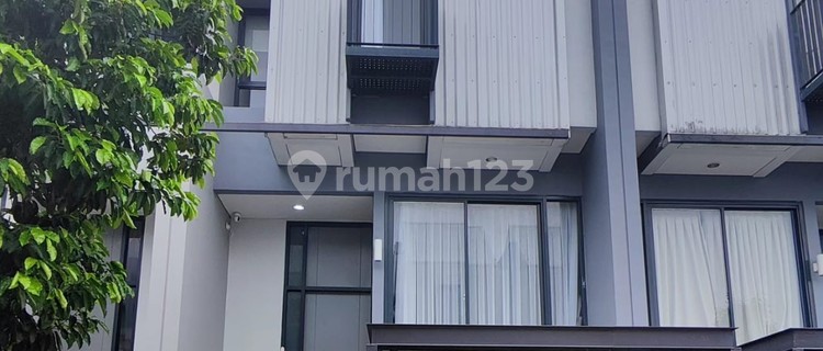 3-Story House in Imajihaus Greenwich Park Cluster, BSD Tangerang 1